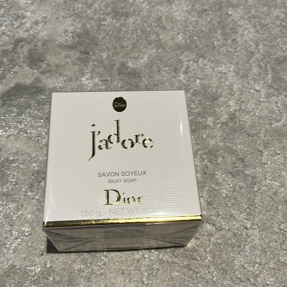 Silky soap - Picture 1 of 3